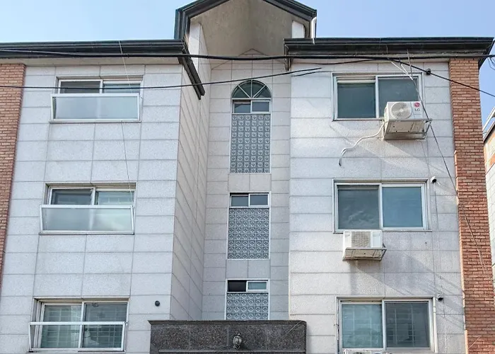 Apartment Hostay Cheongdam 2br Gangnam 5 Oliveyoung *