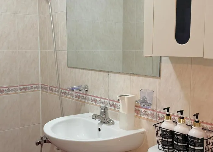 Hostay Cheongdam 2br Gangnam 5 Oliveyoung
